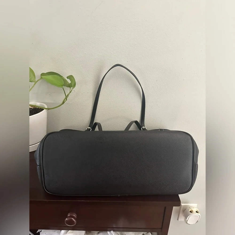 Aurielle Genuine leather large tote Bag - Picture 3 of 13